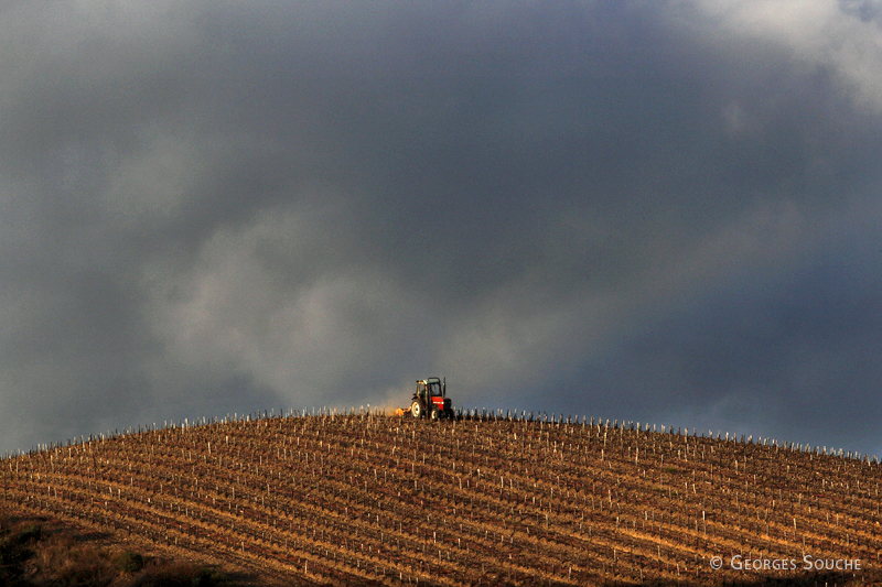 Le tracteur rouge